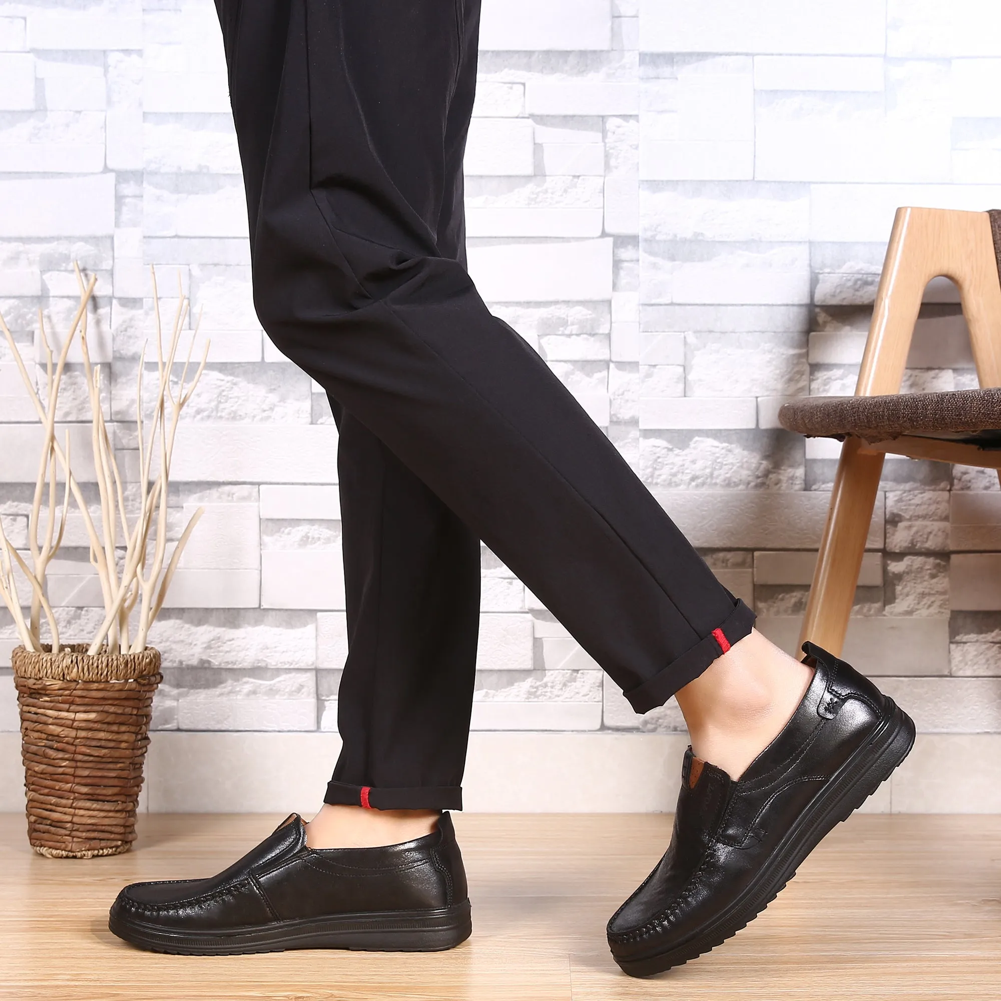 Men Solid Leather Shoes Soft Sole Leisure Driving Antislip